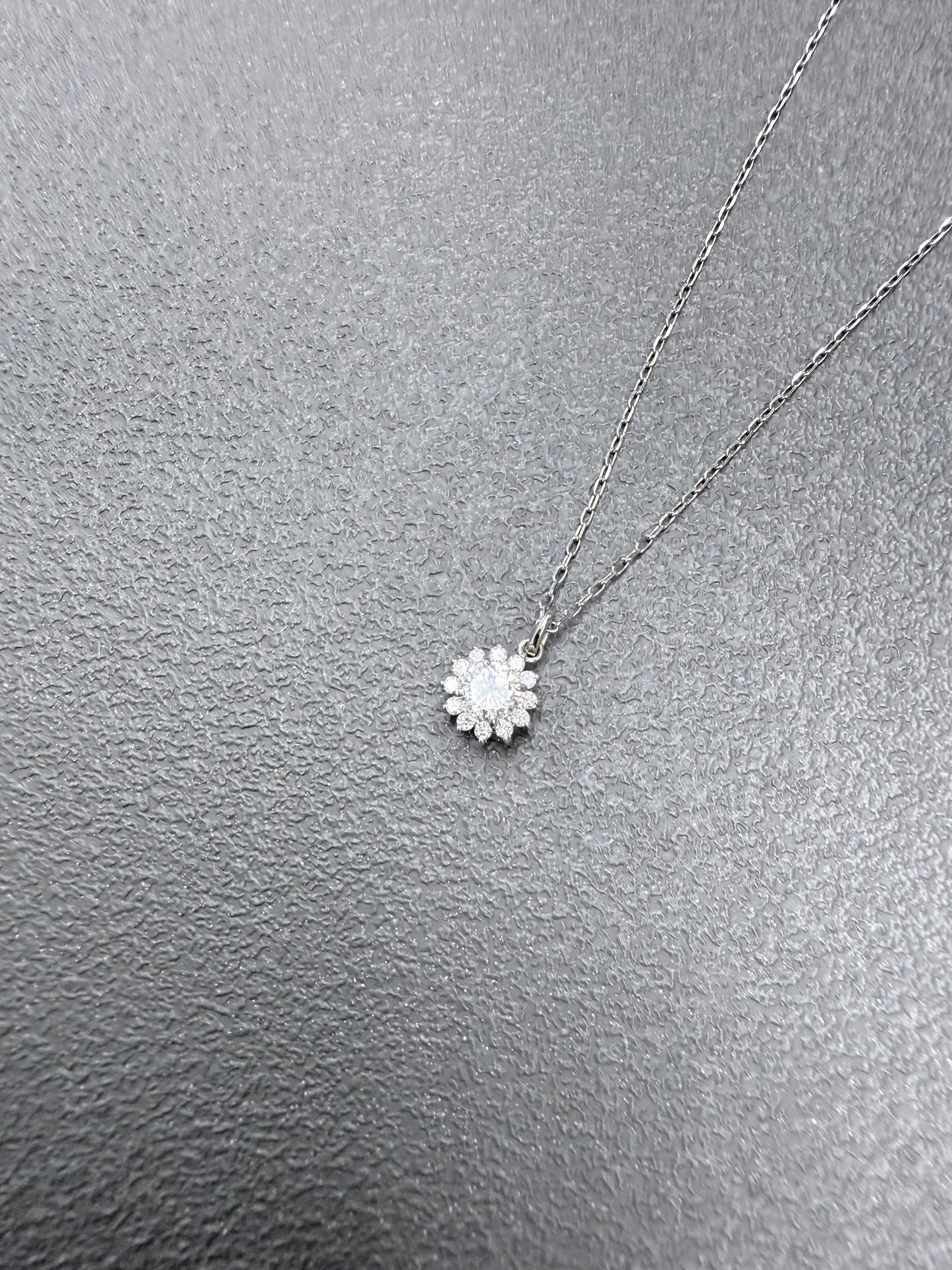 Sunflower Necklace 0.2ct