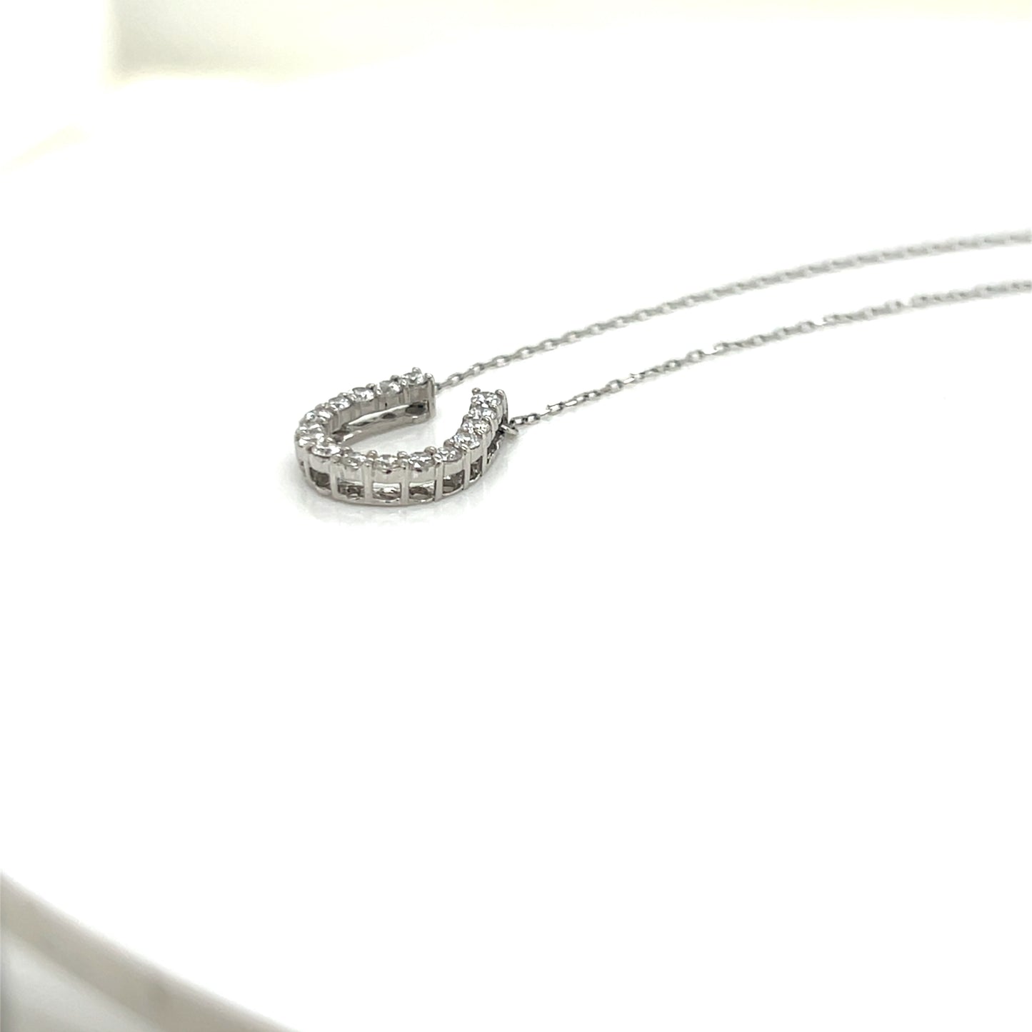 16 Dia Horseshoe Necklace 0.3ct