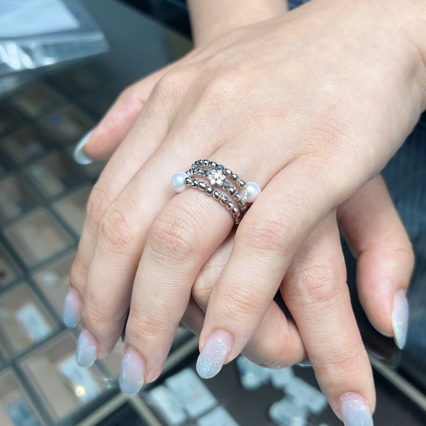 #hexagram_flower_akoya_flexi_ring# - #jmw-jewelry# - #flexible ring with diamond in flower shape two akoya pearls at the end#