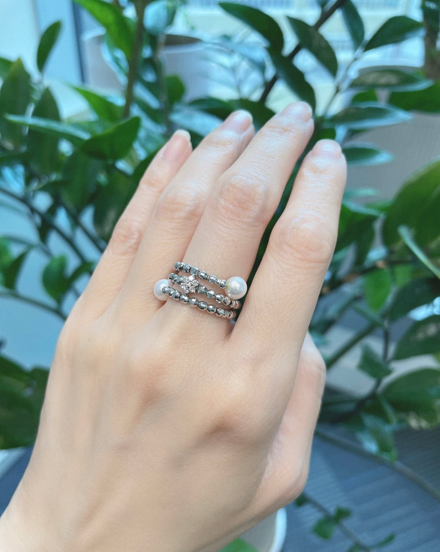 #hexagram_flower_akoya_flexi_ring# - #jmw-jewelry# - #flexible ring with diamond in flower shape two akoya pearls at the end#