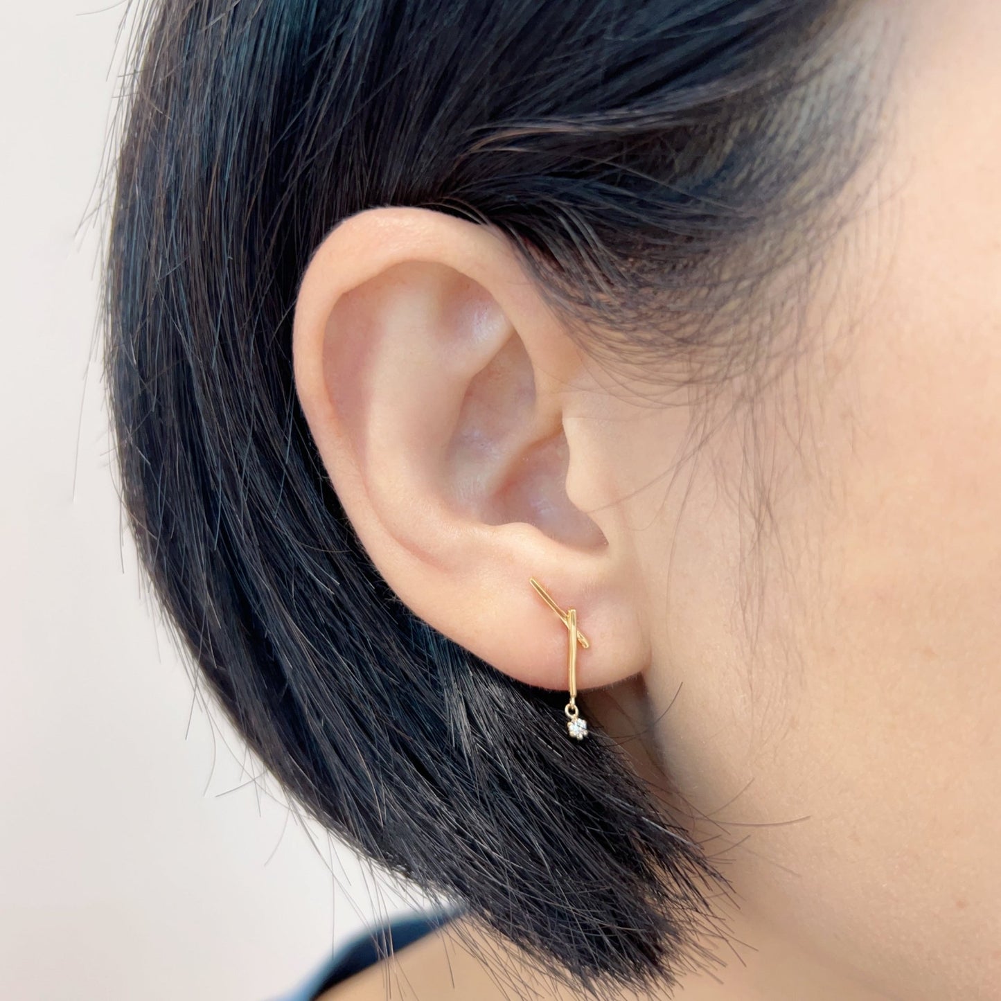 Line Earrings Y 0.08ct - JMW Jewelry Wholesale