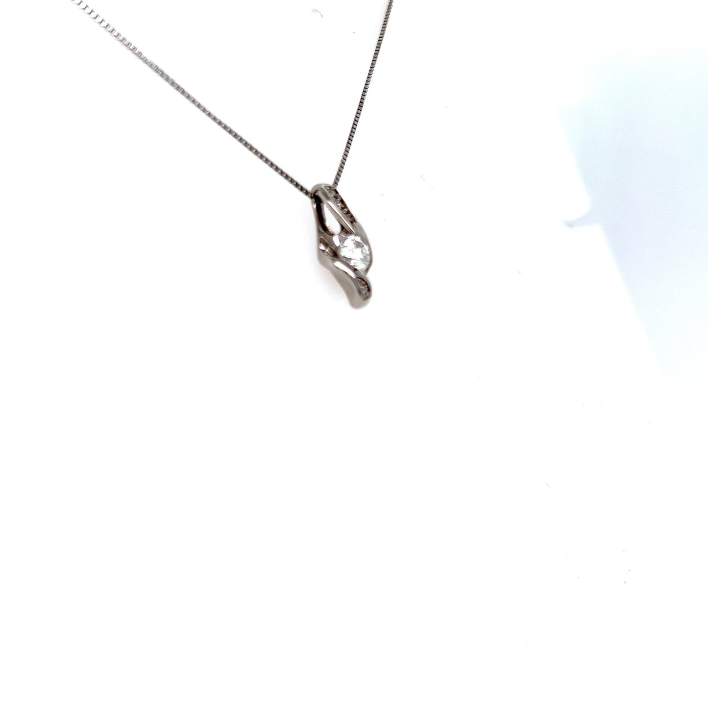 Single Dia Twist Necklace 0.328/0.01ct G/SI1/F (No Certificate book included) - JMW Jewelry Wholesale