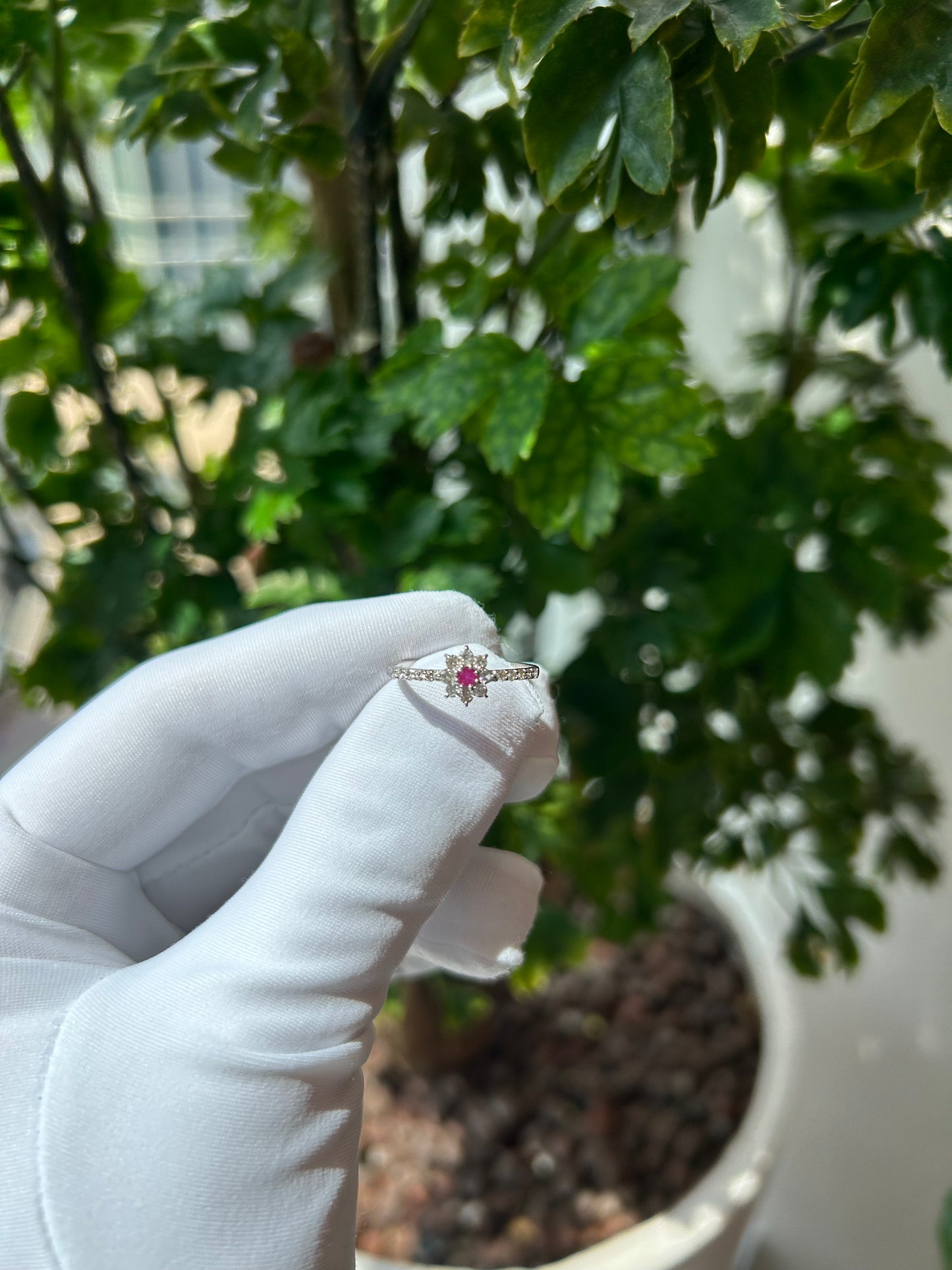 Flower Ruby Pave ring 0.06/0.27ct