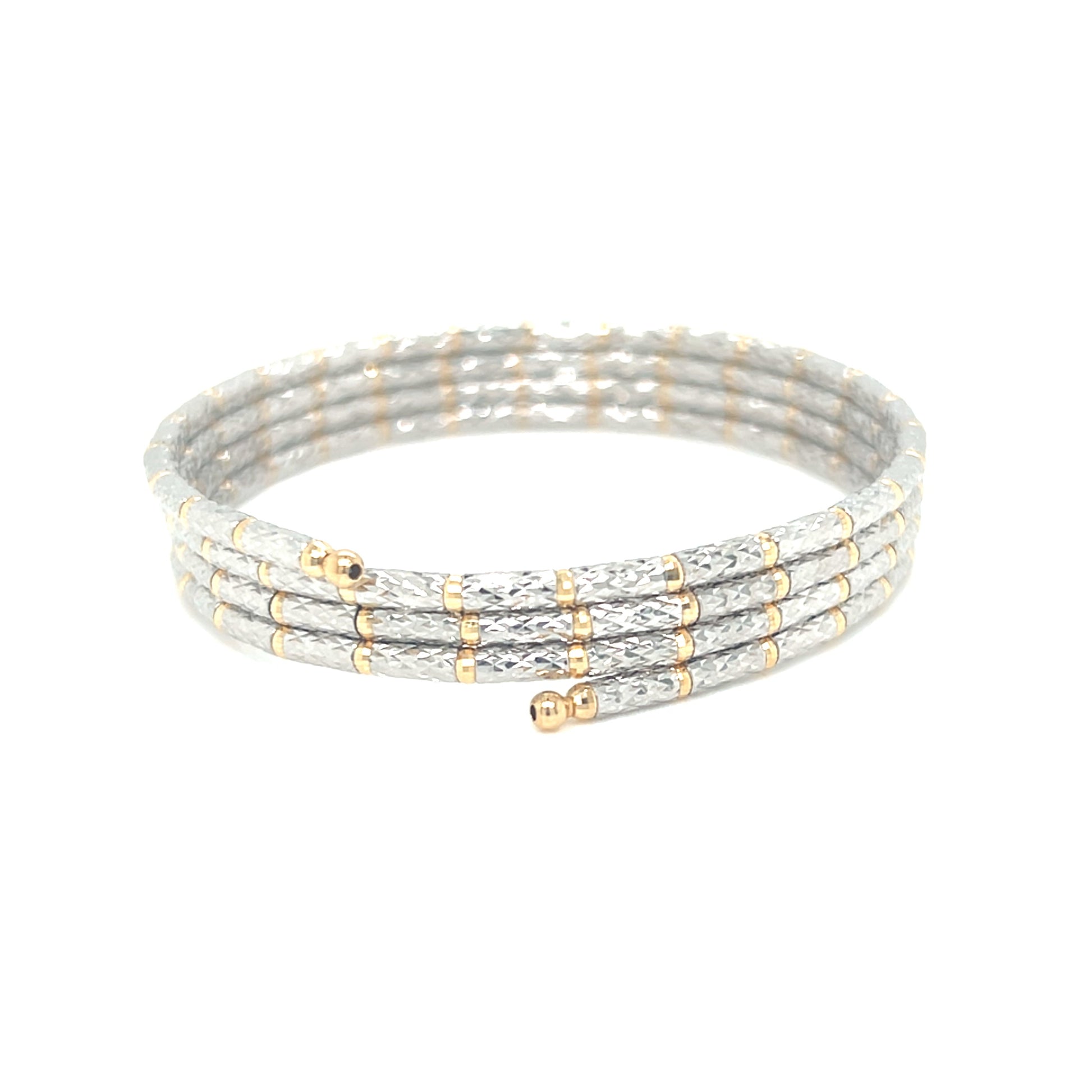 K18 gold Magnet gold chain in white and gold on a white background