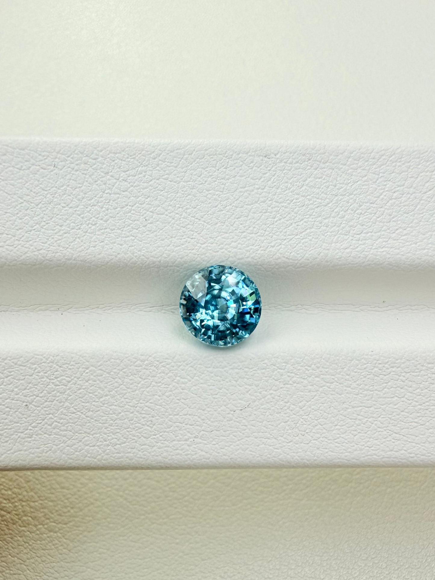 Natural Blue Zircon in Round brilliant cut 2.63ct