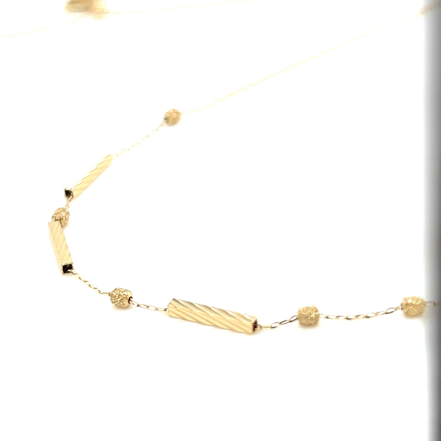 Gold Line Movable Necklace