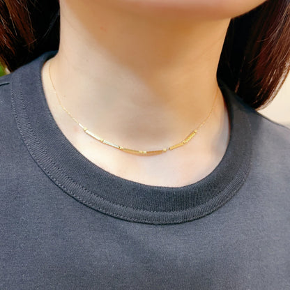 Gold Line Movable Necklace