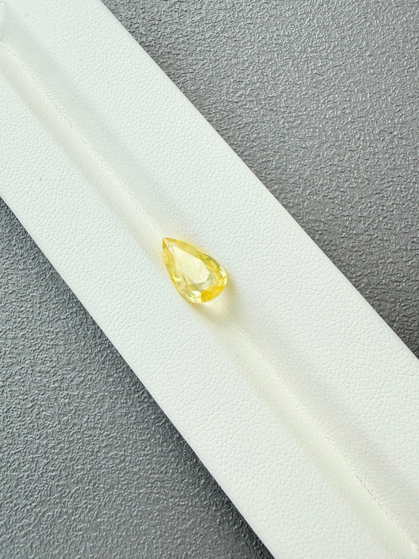 Yellow Sapphire 2.29ct Pear shape - JMW Jewelry Wholesale
