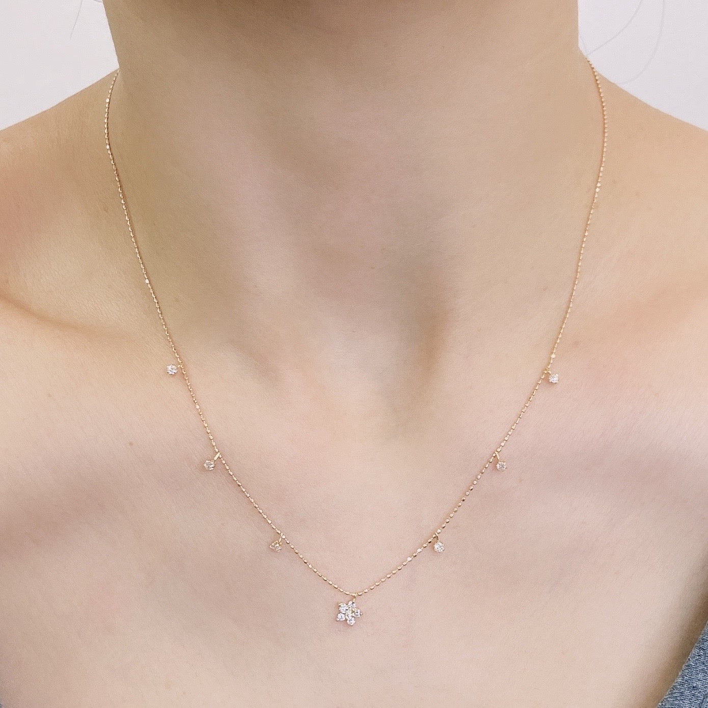 Station Star Necklace 0.1/0.2ct